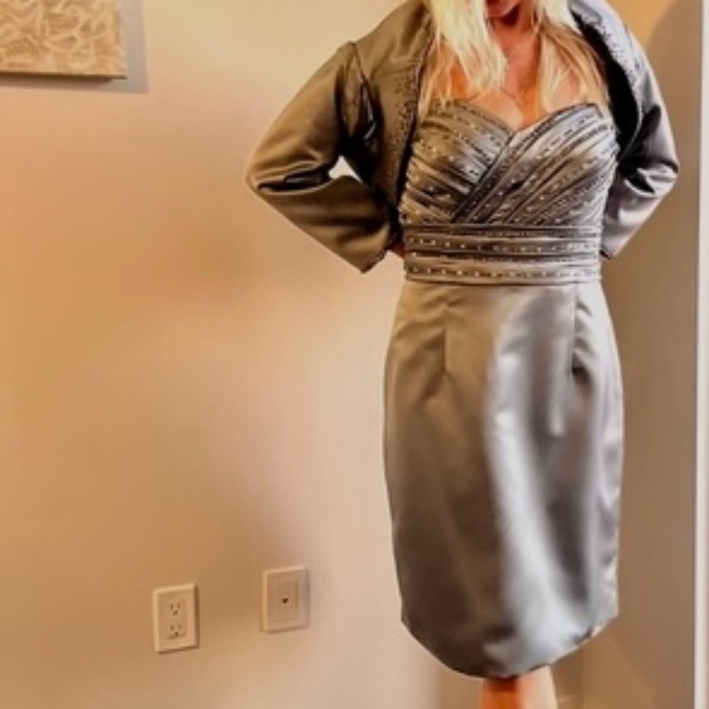 Chic satin Party grey dress Alice Paris with the short jacket and straps